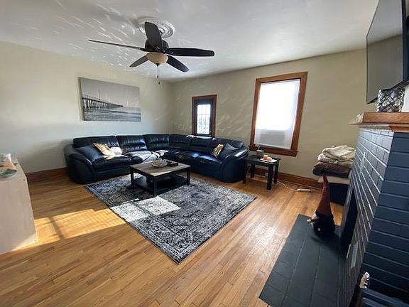3rd image of 103 E Pittsburgh St APT 6W