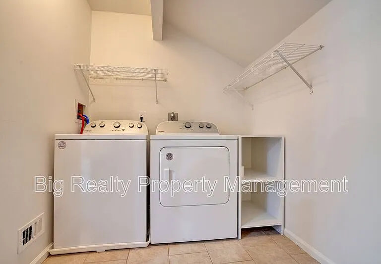 1732 Rosewood Ct — Photo 4