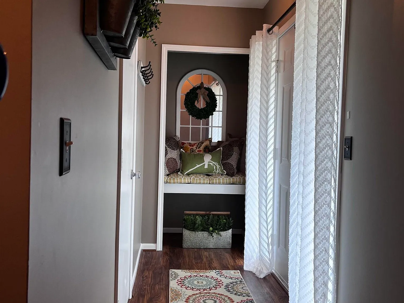 2 bed, 2.0 bath, 1358 sqft, $1,850 — Photo 3