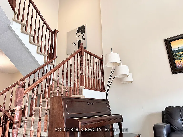 66 Madelon Dr — Photo 6