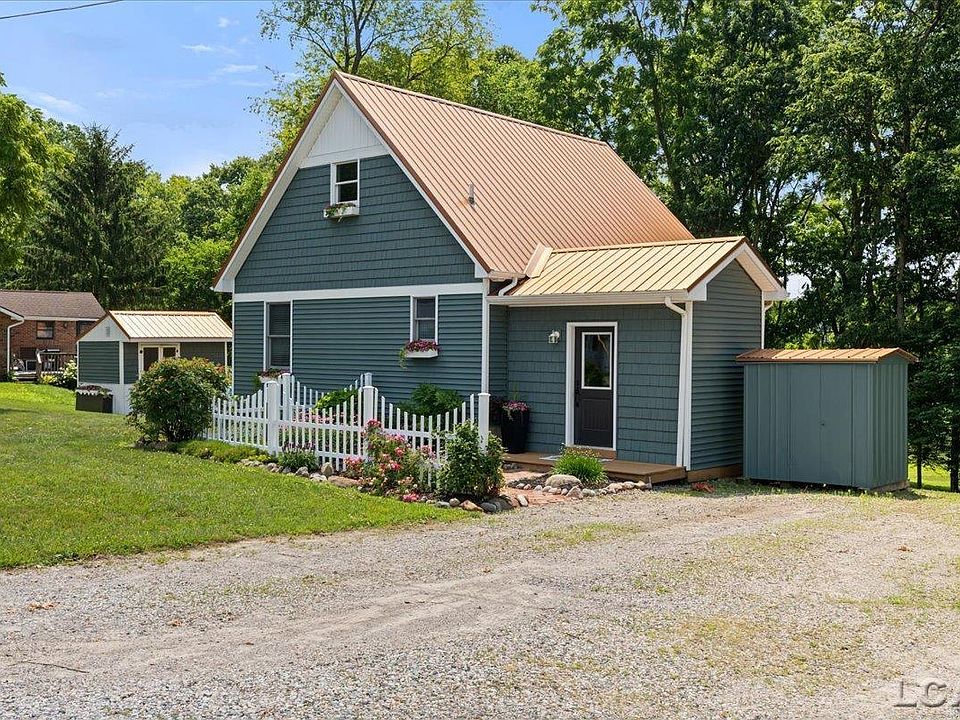 1st image of 2041 Lakeview Dr