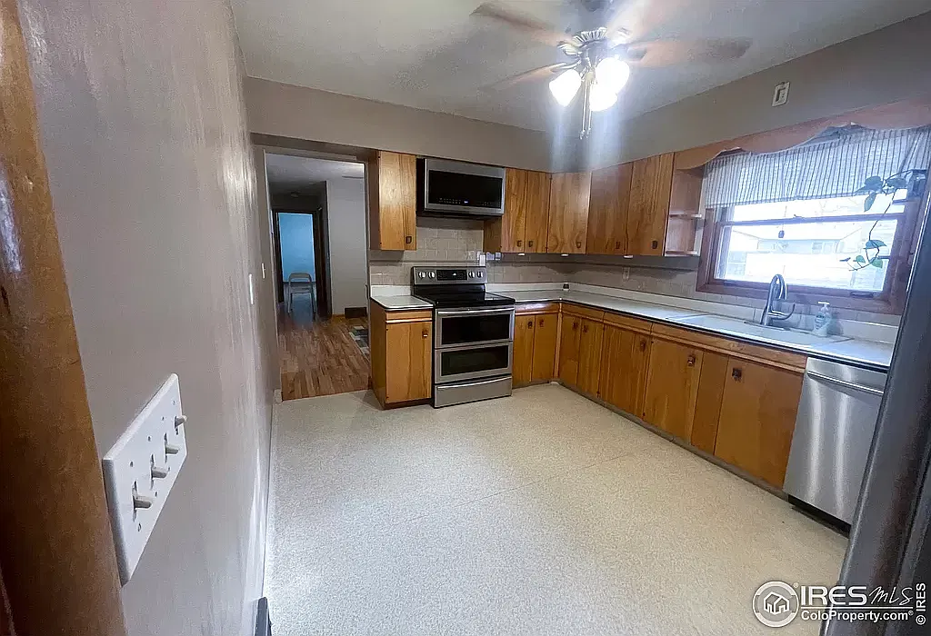 5 bed, 2470 sqft, $1,800 — Photo 3