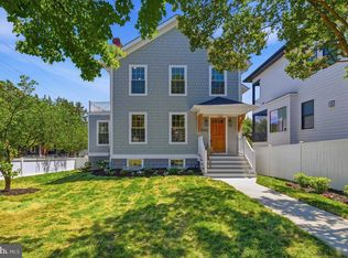 2602 Washington Blvd, Arlington, VA 22201