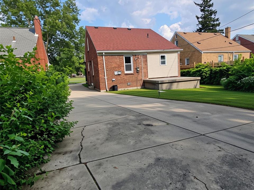 18051 Stansbury St, photo 5