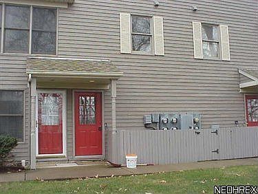 3rd image of 4050 Woodland Dr #8