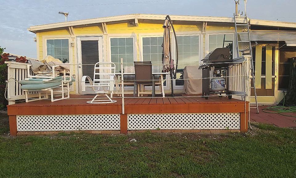 nice dining deck