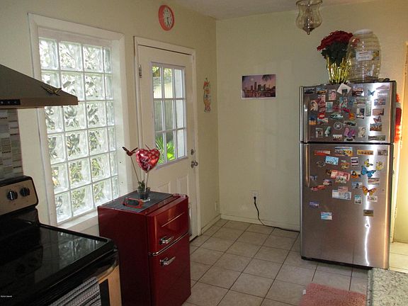 4th image of 549 6th St