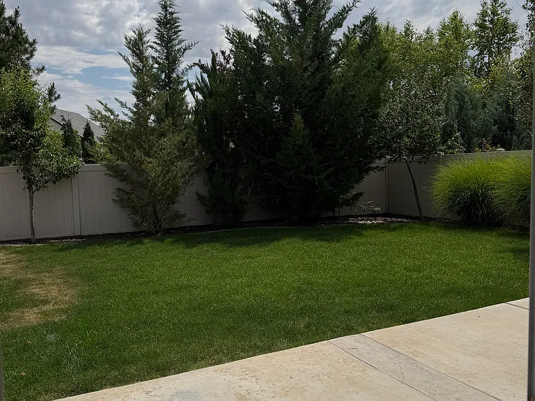 5493 W Los Flores St — Photo 19