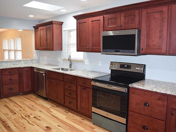 4th image of 3023 Eastview Dr