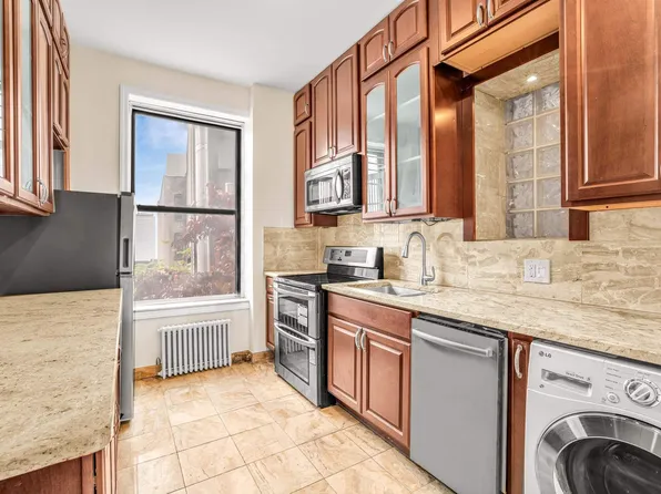 350 West 48th Street image 6 of 12