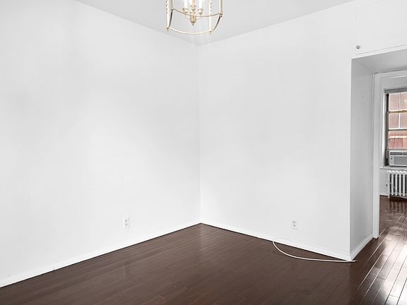 3rd image of 204 W 10th St APT 24