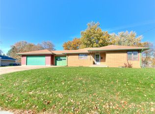 6805 Maryland Dr, Urbandale, IA 50322