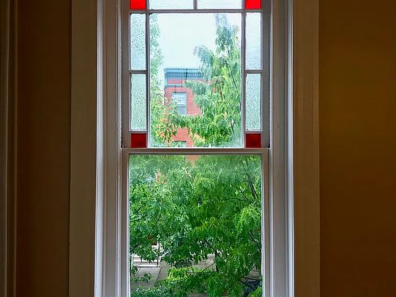 3rd image of 1723 Bolton St #2