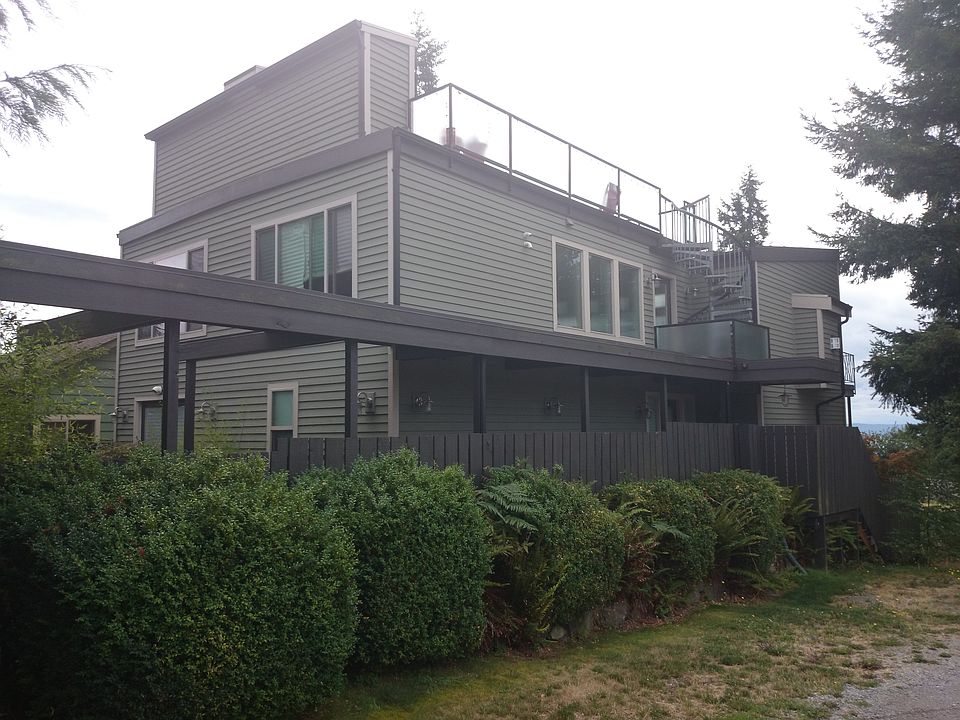 2nd image of 8416 41st Ave SW