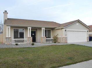 890 N Star Dr, Hanford, CA 93230