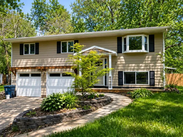 1949 Orchard Dr, Stevensville, MI 49127