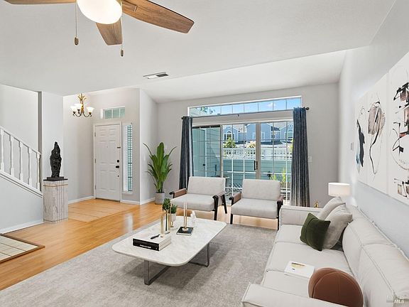4th image of 703 W Jasmine Circle