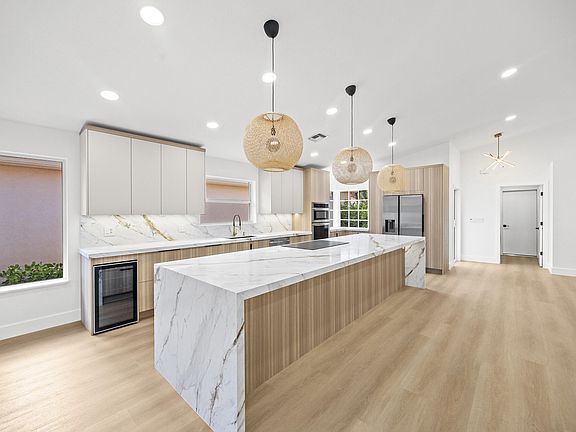 3rd image of 5141 Columbo Court