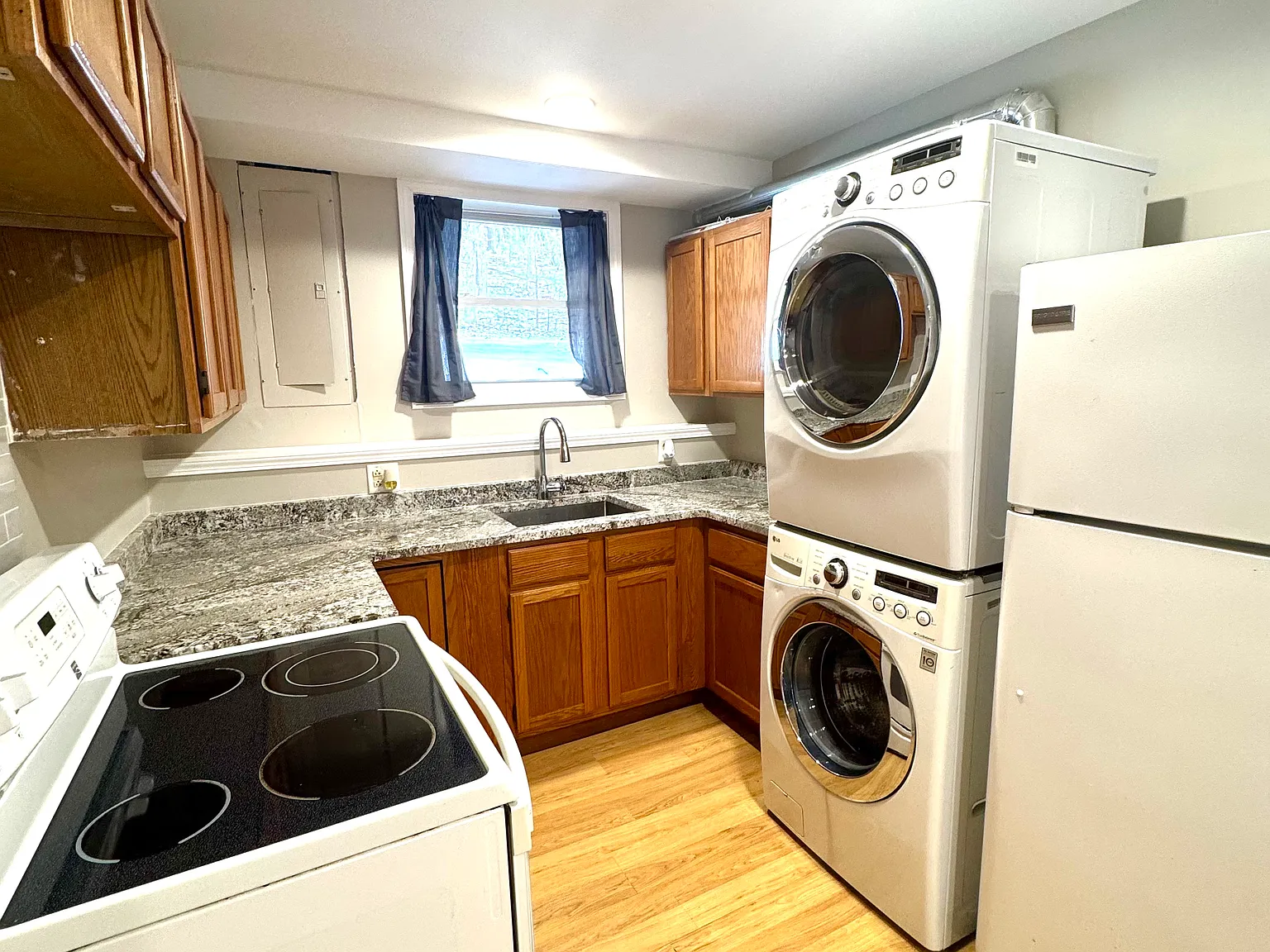 2 bed, 700 sqft, $1,500 — Photo 3