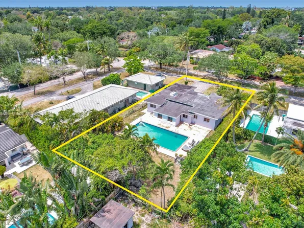 820 NE 115th St, Biscayne Park, FL 33161