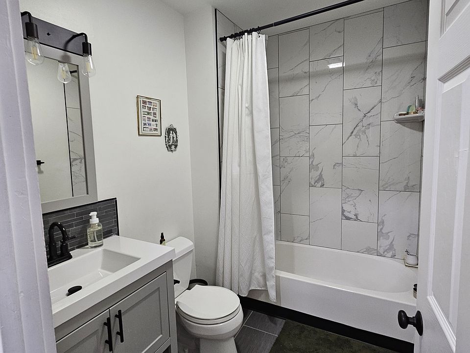 1st image of 15 Ten Broeck St #2