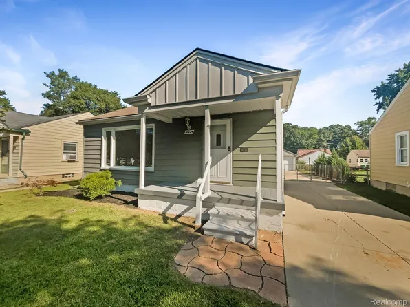 31224 Barton St, Garden City, MI 48135