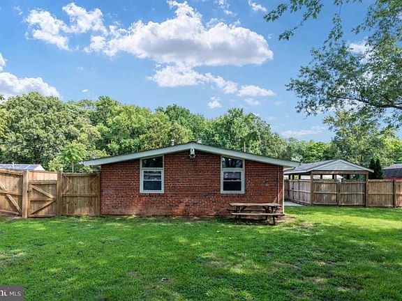 5th image of 1204 Hutton Dr