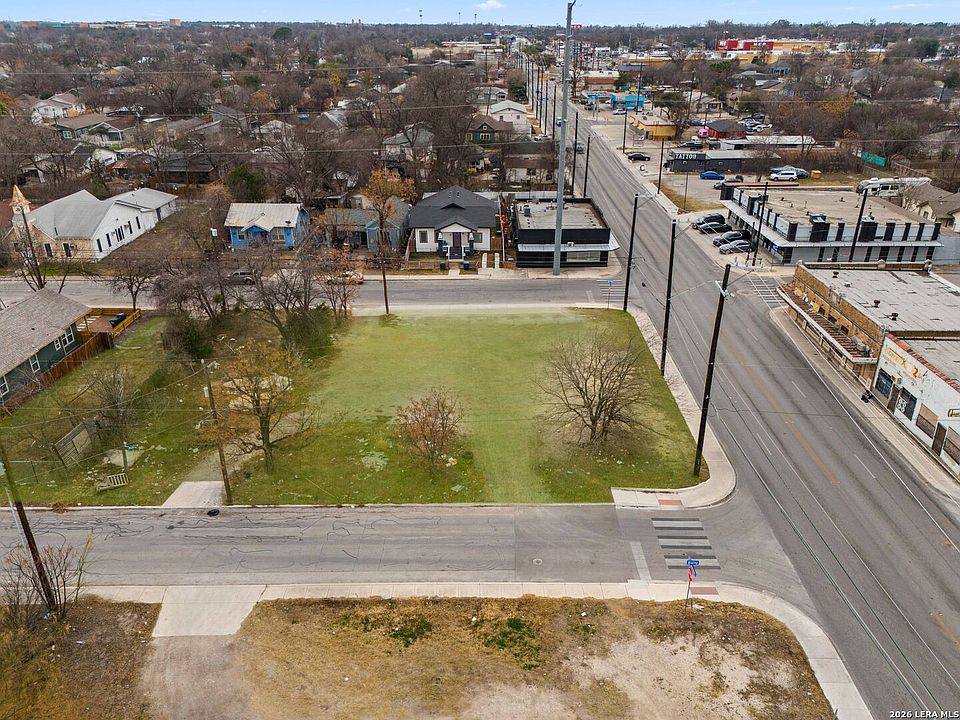 1st image of 802 N New Braunfels #1 LOT 1&2
