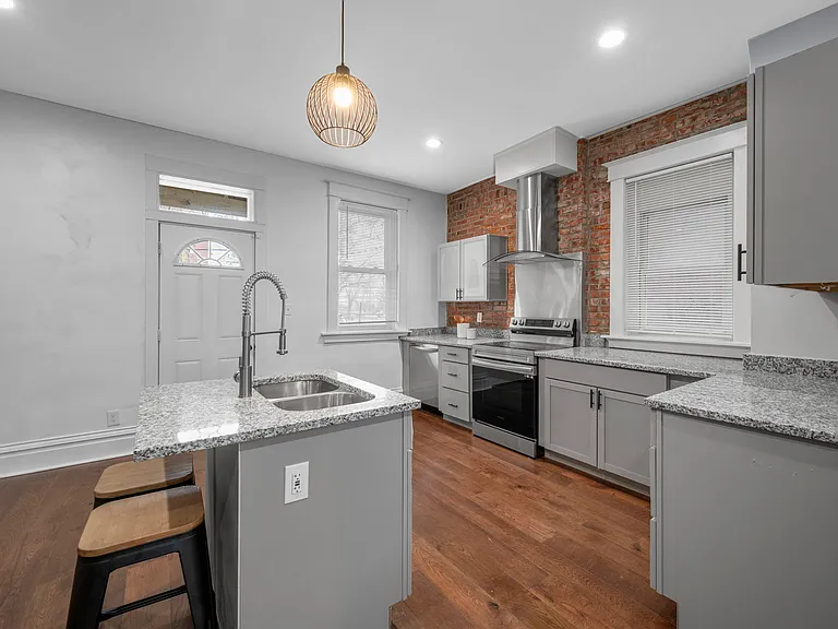4247 Chouteau Ave — Photo 6