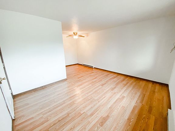 2nd image of 805-811 E 10th St #4