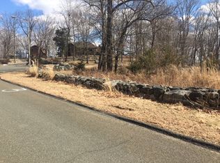 3 Perrins Peak Rd, Stony Pt, NY 10980