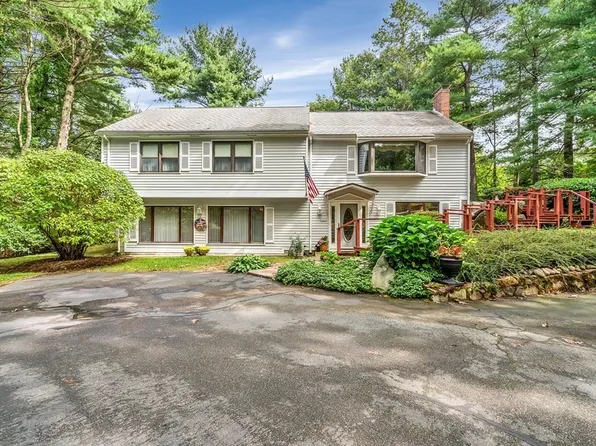 395 Bennett St, Wrentham, MA 02093
