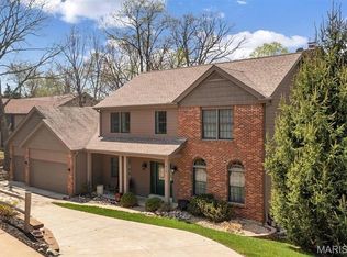 615 Shadowridge Dr, Ballwin, MO 63011