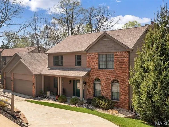 615 Shadowridge Dr, Ballwin, MO 63011