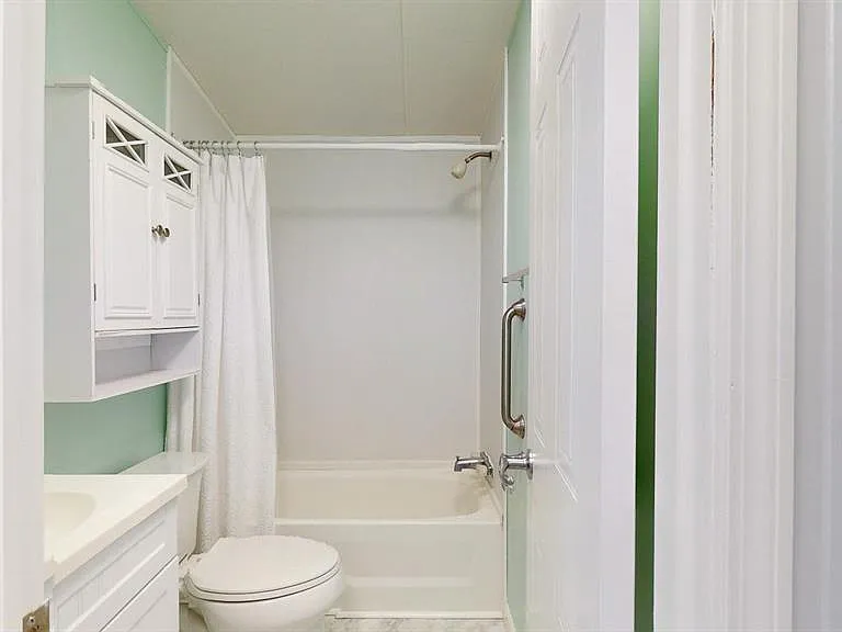 10728 Poplar St NE — Photo 27