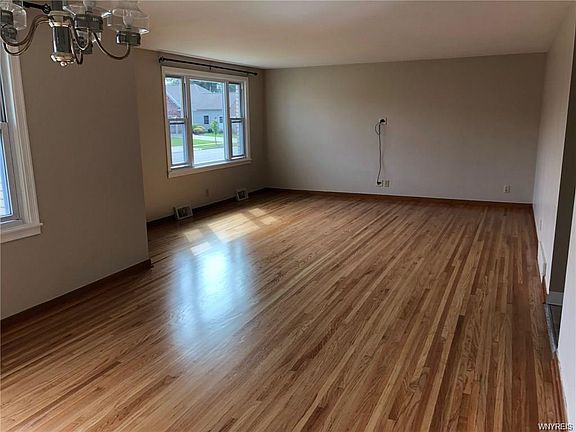 2nd image of 192 Bering Ave
