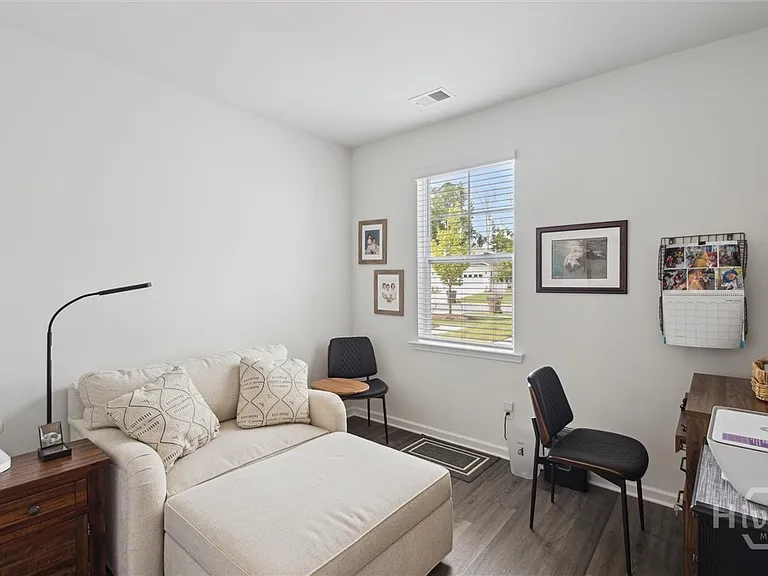 195 Holloway Hl — Photo 18