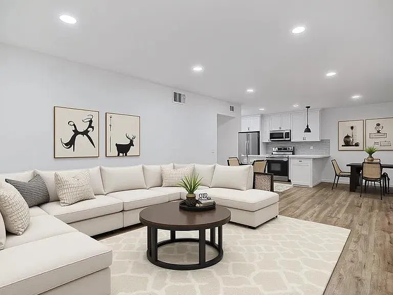 San Pasqual Apartments — Photo 2