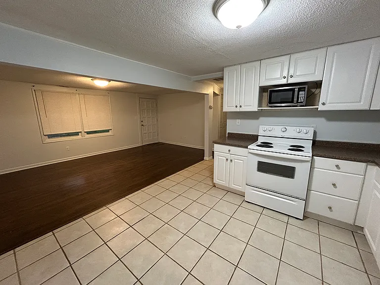3118 S 8th St — Photo 13