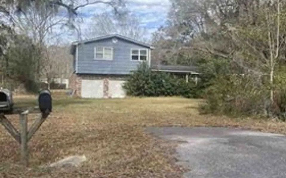 1st image of 43761 Ratliff Rd