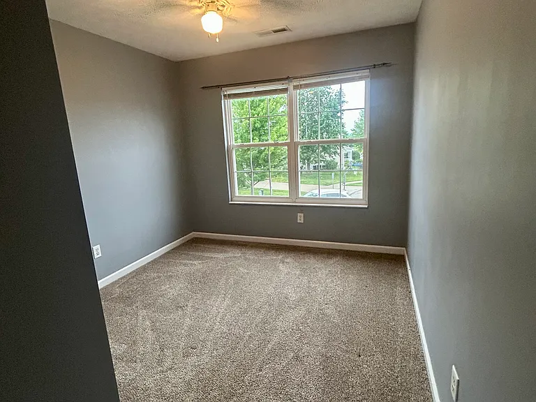 1040 Gleason Dr — Photo 17