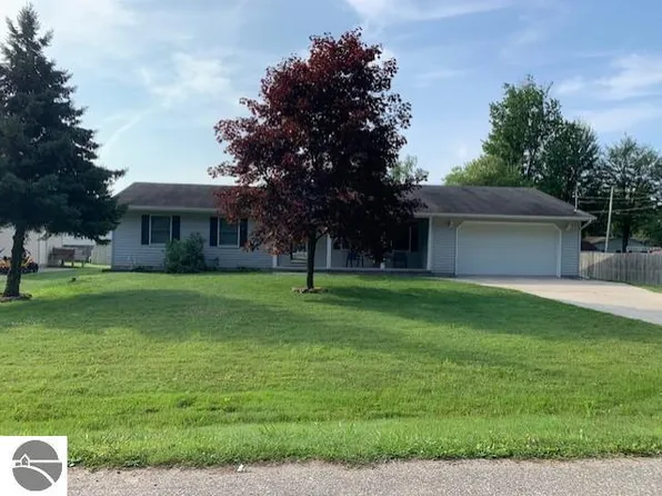 1065 Margo St, Tawas City, MI 48763
