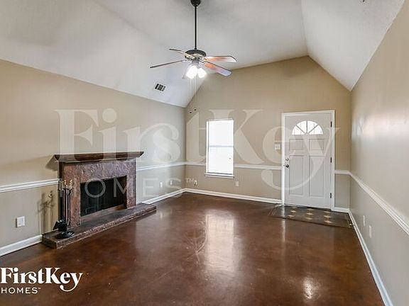 3rd image of 8521 Highland Glen Cir N