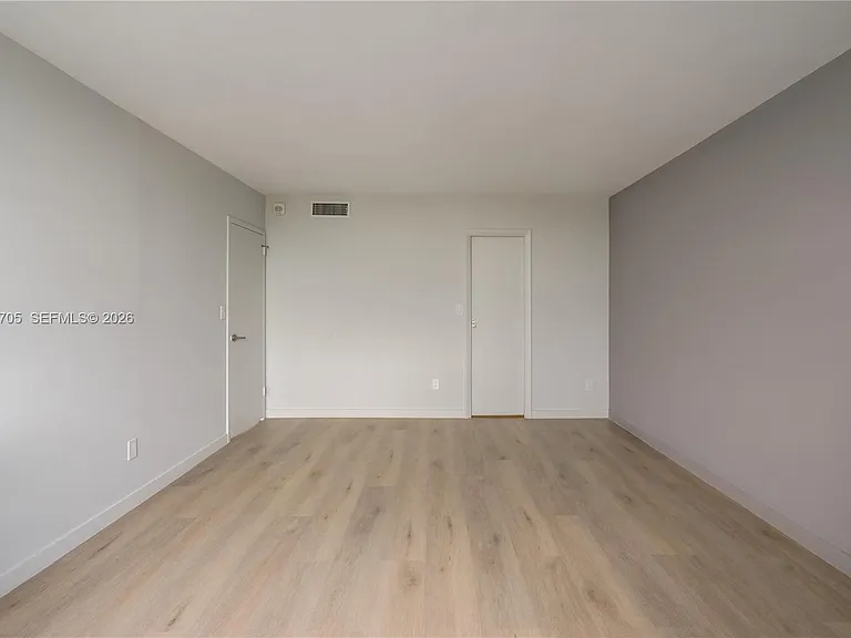 2000 NE 135th St #908 — Photo 15