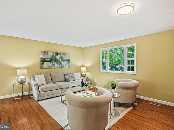 5th image of 9001 Bannister Ln