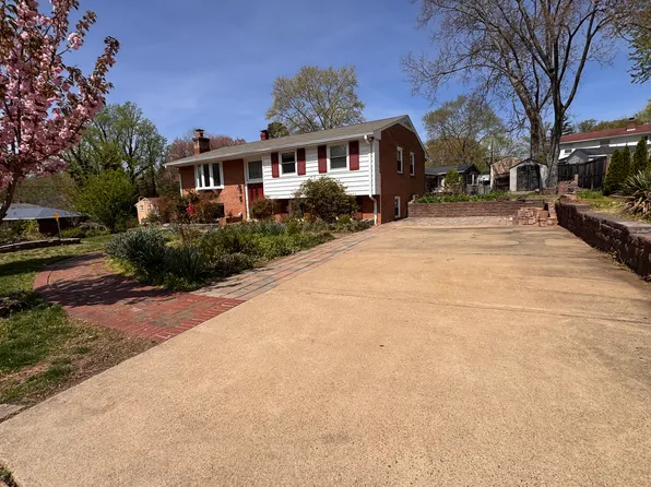 7506 Dolce Dr, Annandale, VA 22003