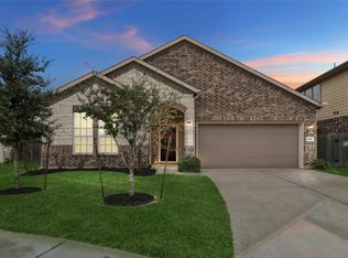 8818 Ruddy Duck Ct, Baytown, TX 77521