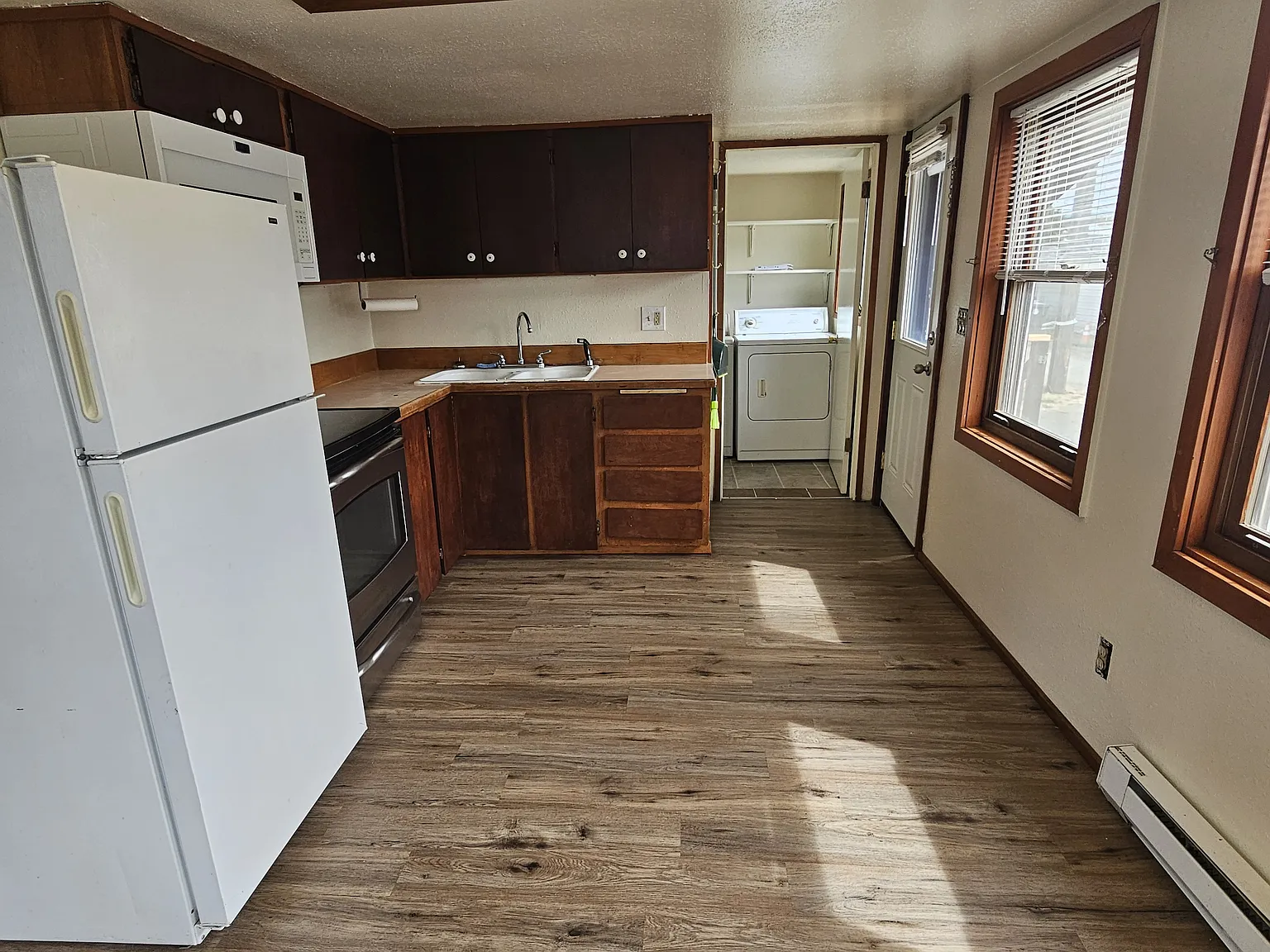 3 bed, 1150 sqft, $1,700 — Photo 3