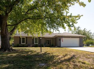 1033 S Cypress St, Ottawa, KS 66067
