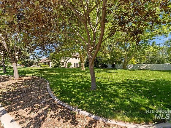 4th image of 2908 E Leslie Dr